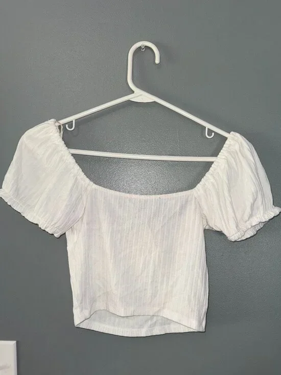 Puff sleeve front tie crop top - Picture 2 of 3